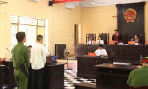 Vô cớ đánh hàng xóm